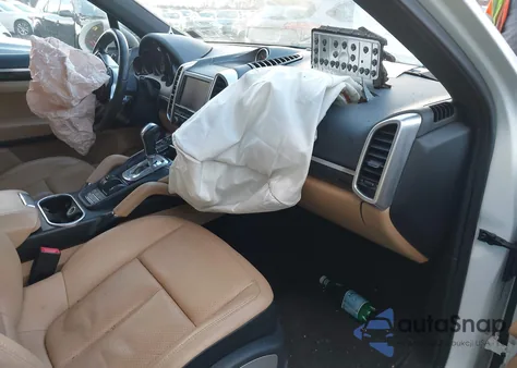 2016 Porsche Cayenne из США, поврежденный, VIN WP1AA2A27GKA11569